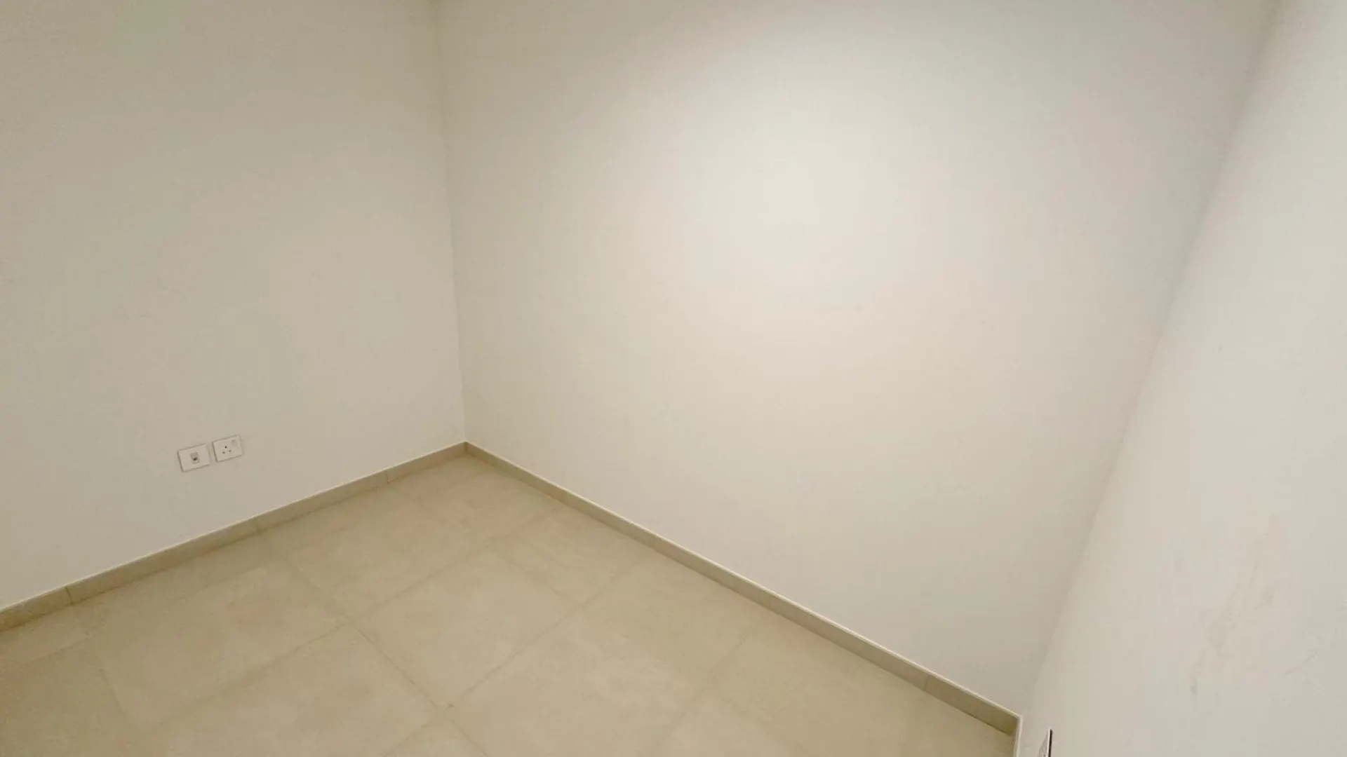 Dvr 4 Bedroom Apartment Available In Downtown View 2 Dubai 0*,