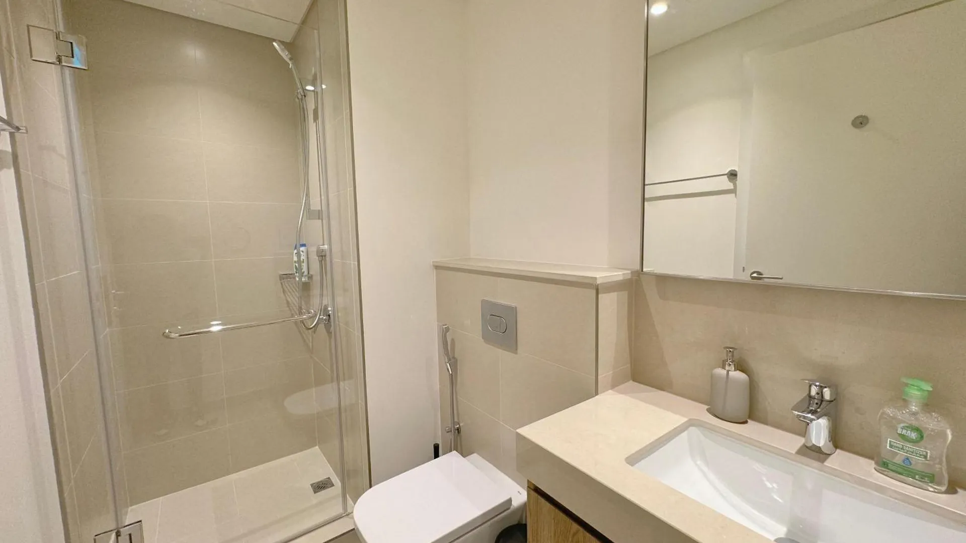 Dvr 4 Bedroom Apartment Available In Downtown View 2 Dubai Förenade Arabemiraten