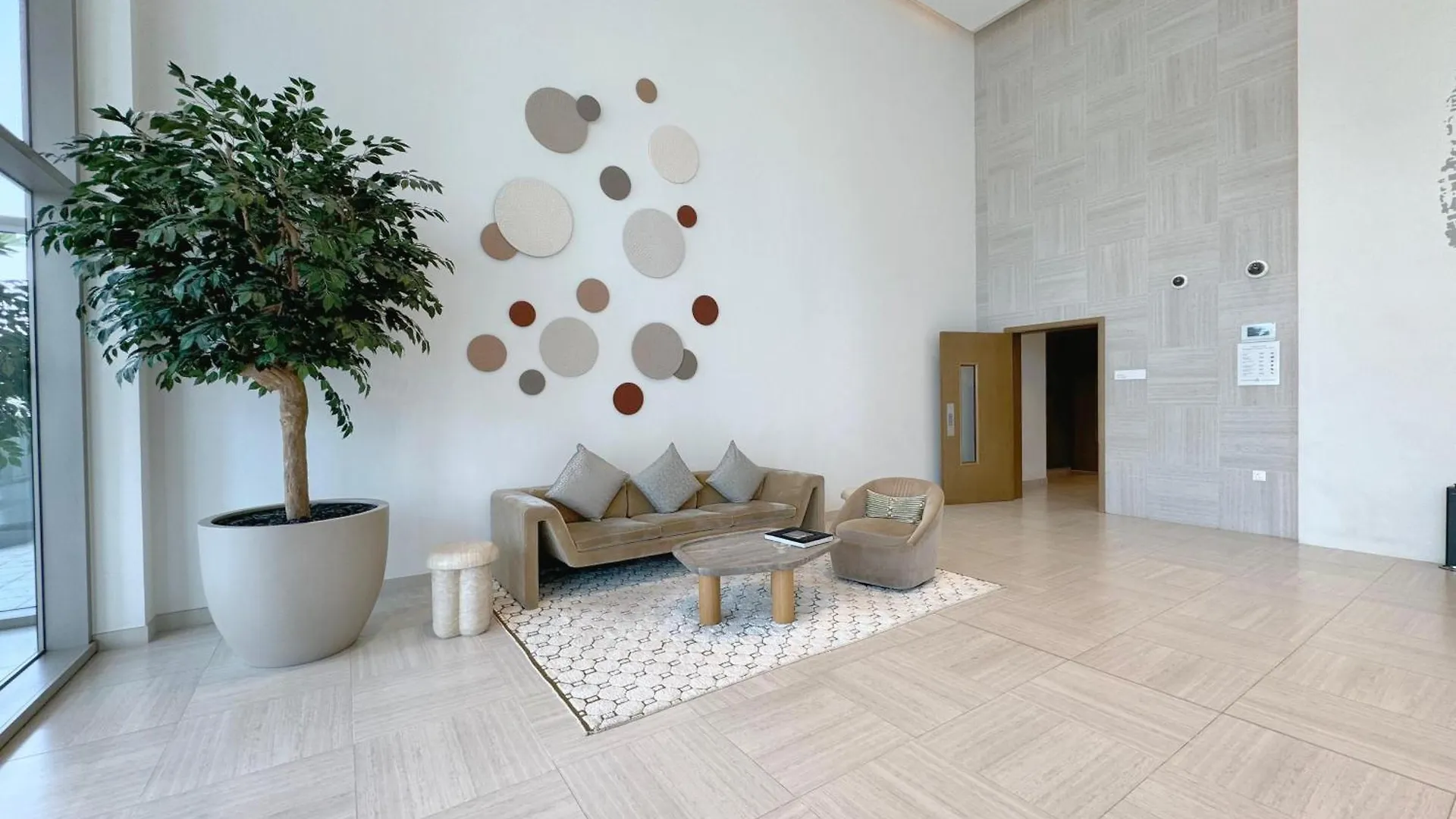 Dvr 4 Bedroom Apartment Available In Downtown View 2 Dubai 0*,  United Arab Emirates